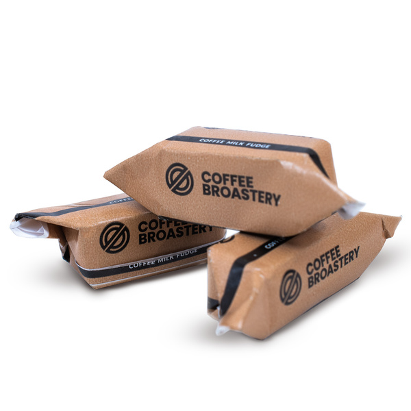 Dárková sada Coffee Broastery: káva Brazil Guaxupe + mléčné karamelky s kávou + hrnek