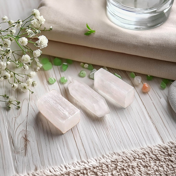 Bílý selenit (neopracovaný kámen) 50 g