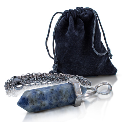 Přívěsek s Blue Spot Stone v sáčku + řetízek