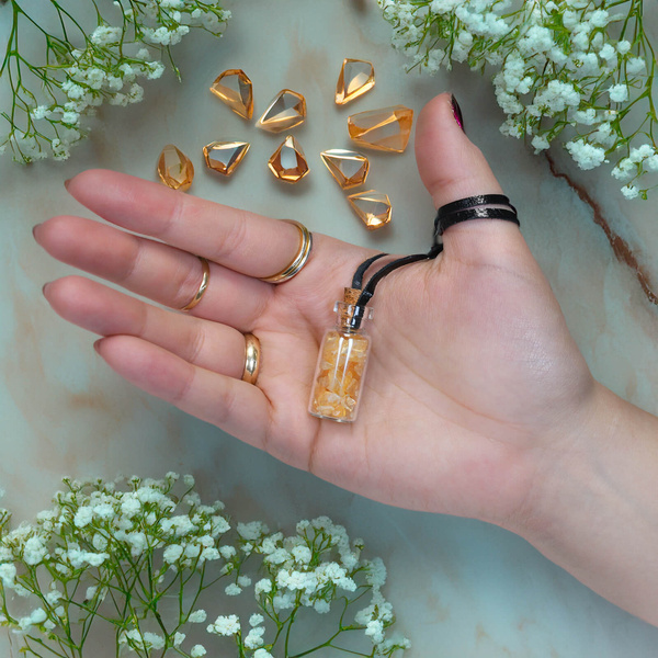 Láhev s kameny - Citrín